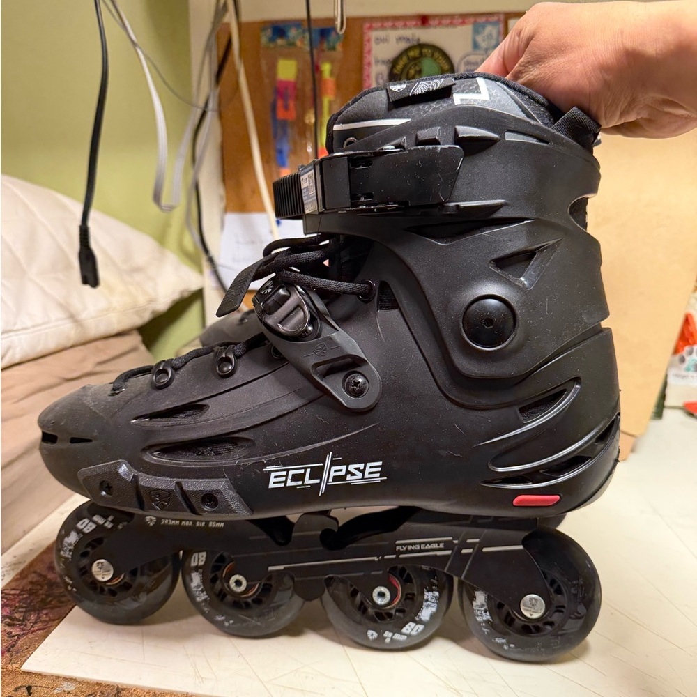 Black Inline Rollerblades With Buckle Straps - image 4